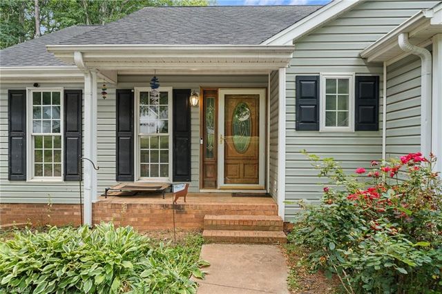 1085 Woodbury Road, King, NC 27021