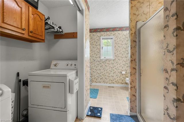 1085 Woodbury Road, King, NC 27021