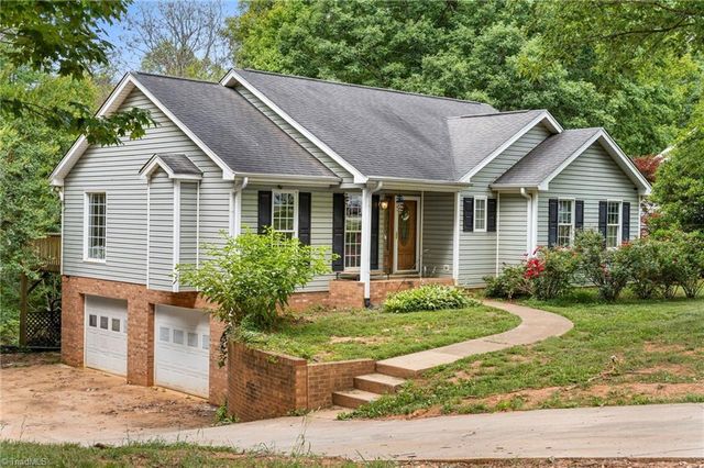 1085 Woodbury Road, King, NC 27021