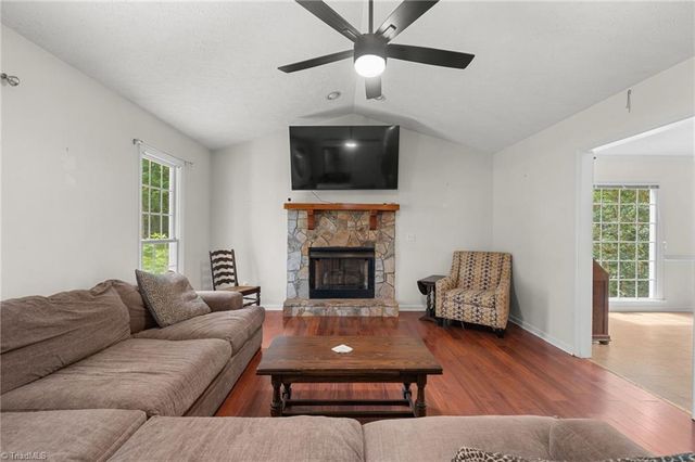 1085 Woodbury Road, King, NC 27021