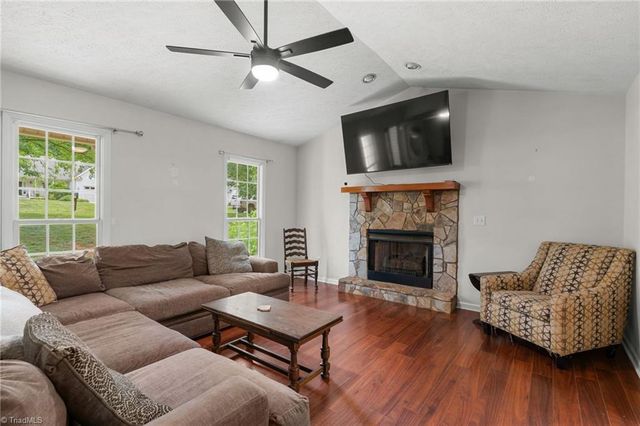 1085 Woodbury Road, King, NC 27021