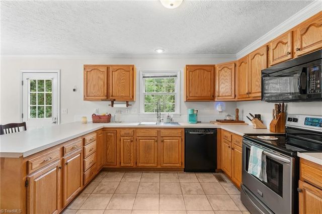 1085 Woodbury Road, King, NC 27021