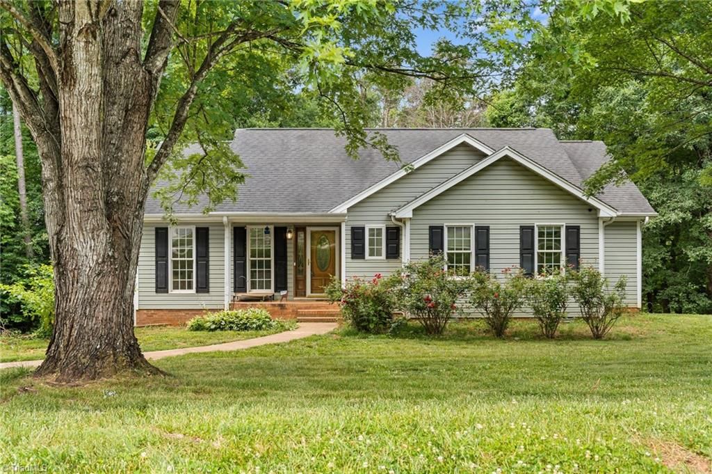 1085 Woodbury Road, King, NC 27021