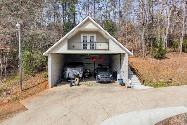 130 Green Briar Circle, Salem, SC 29676