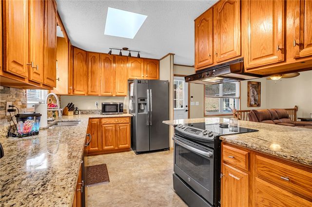 130 Green Briar Circle, Salem, SC 29676