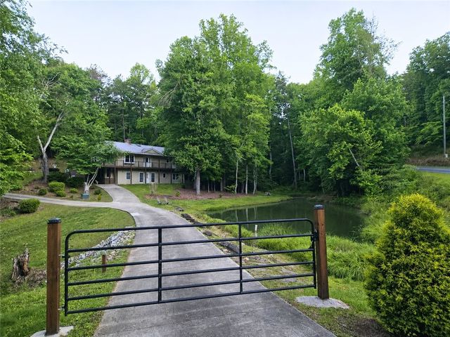 130 Green Briar Circle, Salem, SC 29676