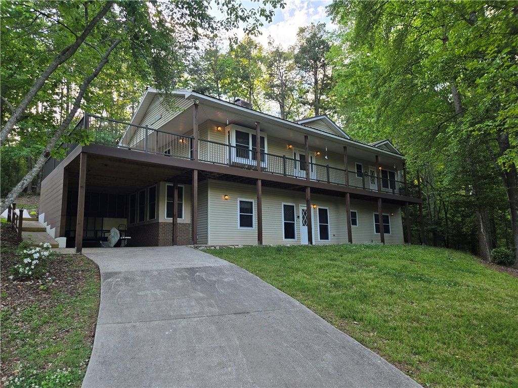 130 Green Briar Circle, Salem, SC 29676