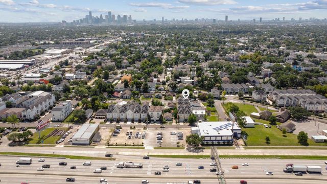 1035 E 28th Street, Houston, TX 77009