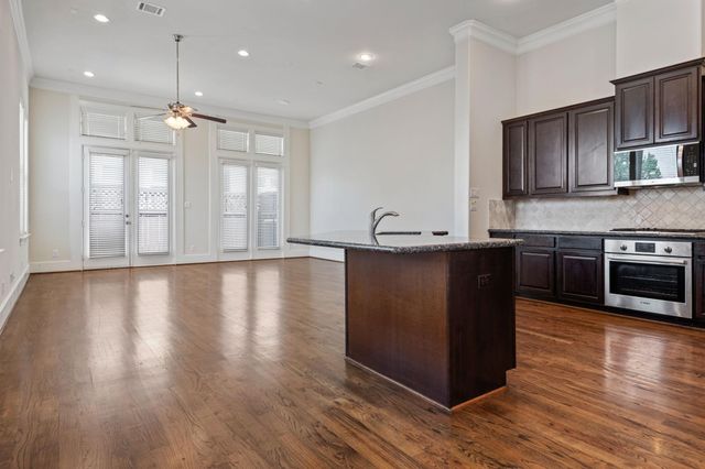 1035 E 28th Street, Houston, TX 77009