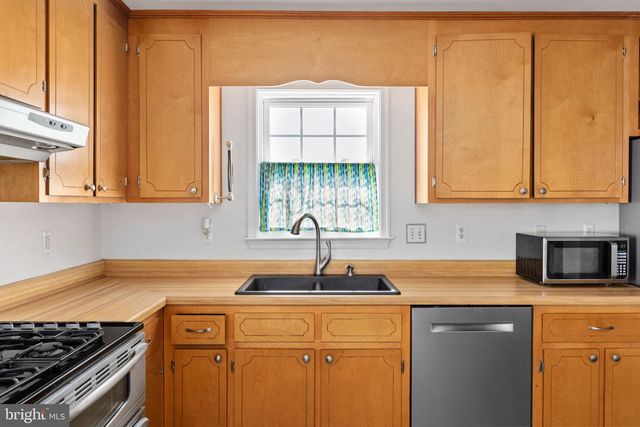1018 IMAGINE LN, Fredericksburg, VA 22401