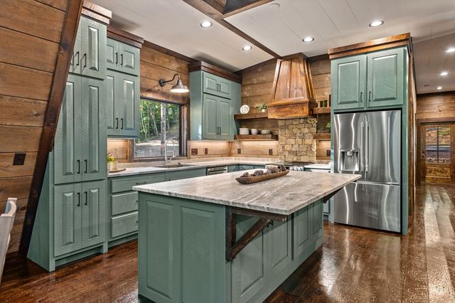 60 Magnolia Trail, Mccaysville, GA 30555