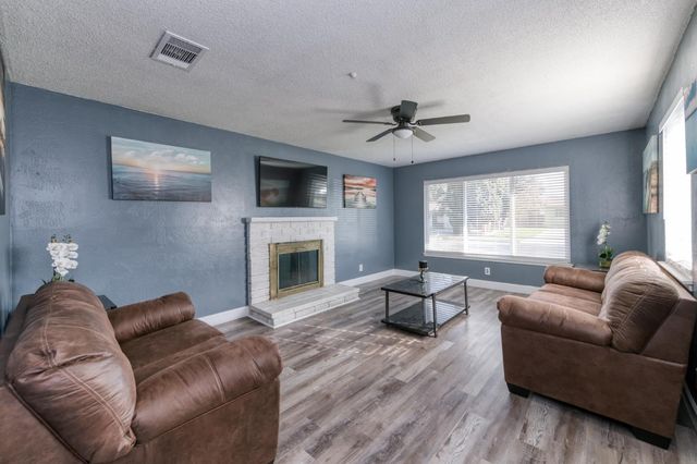 1732 S Whitney Avenue, Fresno, CA 93702