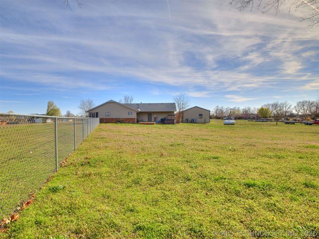 26 Sunshine Lane, Pryor, OK 74361