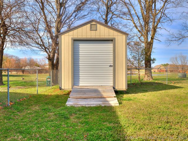 26 Sunshine Lane, Pryor, OK 74361