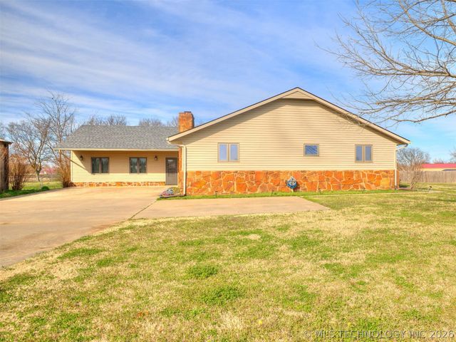 26 Sunshine Lane, Pryor, OK 74361