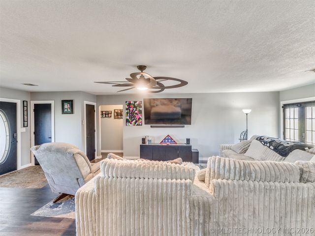 26 Sunshine Lane, Pryor, OK 74361