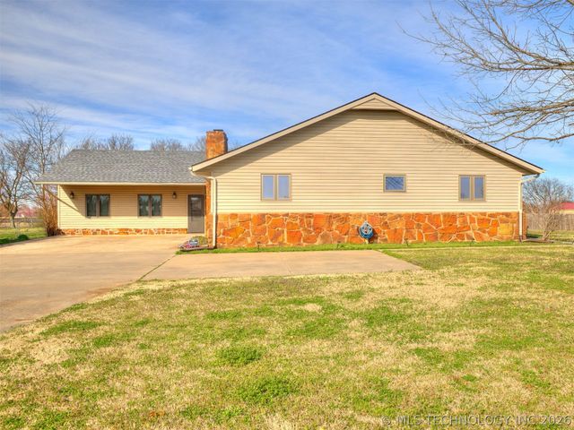 26 Sunshine Lane, Pryor, OK 74361