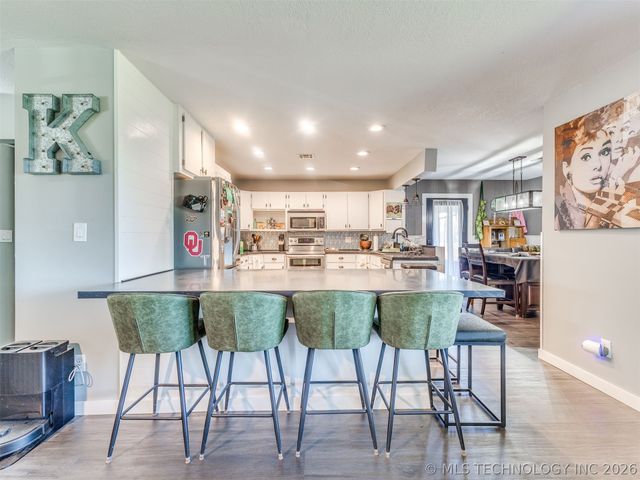 26 Sunshine Lane, Pryor, OK 74361