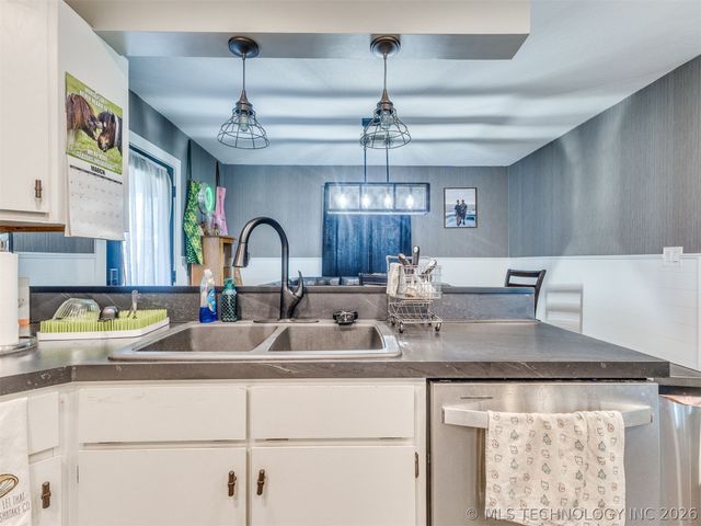 26 Sunshine Lane, Pryor, OK 74361