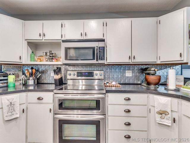 26 Sunshine Lane, Pryor, OK 74361