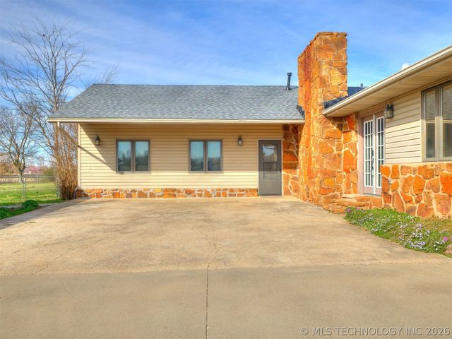 26 Sunshine Lane, Pryor, OK 74361
