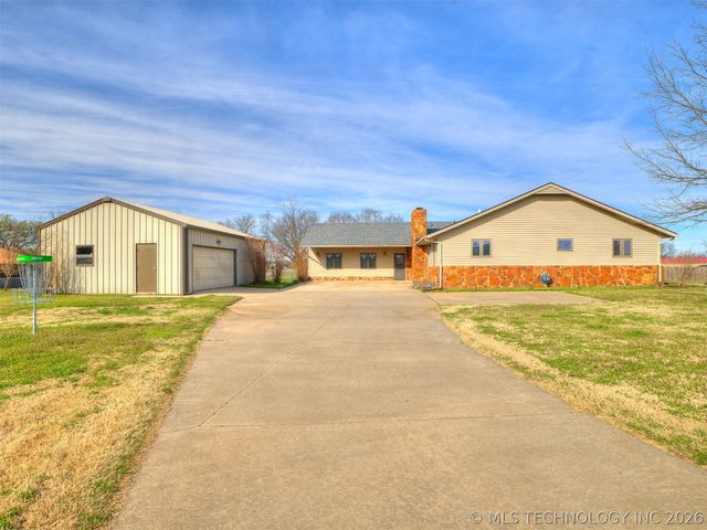 26 Sunshine Lane, Pryor, OK 74361