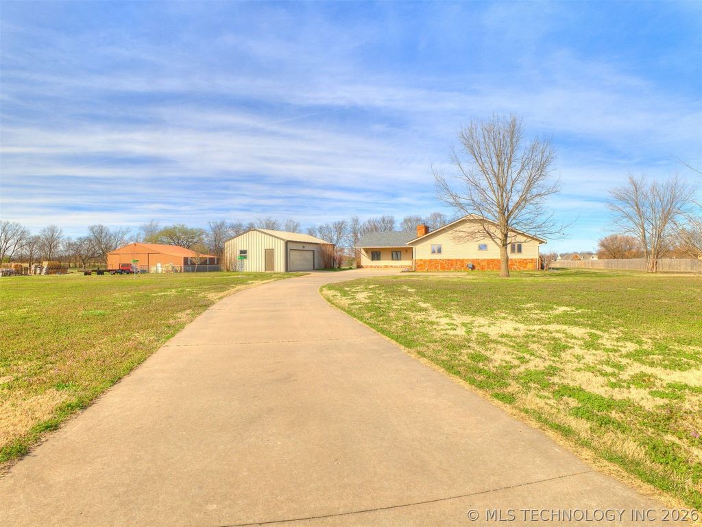 26 Sunshine Lane, Pryor, OK 74361