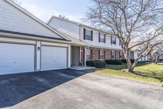 383 WOODVIEW Circle C, Elgin, IL 60120