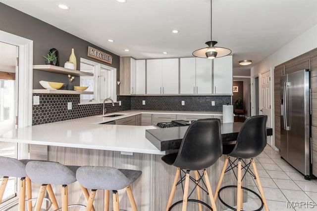 2536 Black Water Drive, St Louis, MO 63129