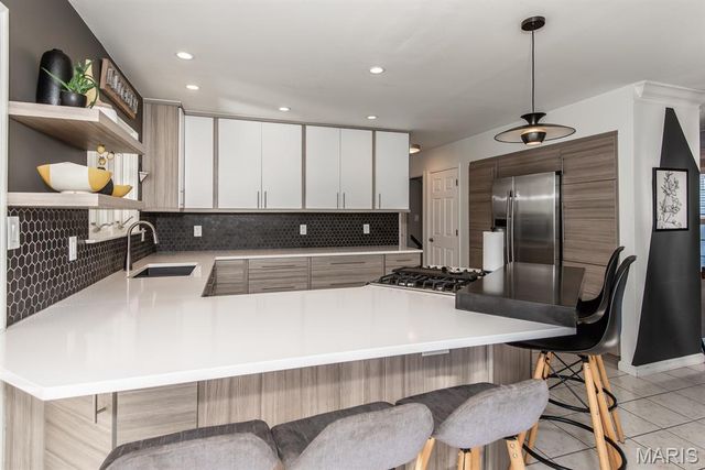 2536 Black Water Drive, St Louis, MO 63129