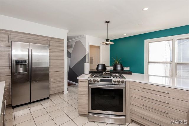 2536 Black Water Drive, St Louis, MO 63129