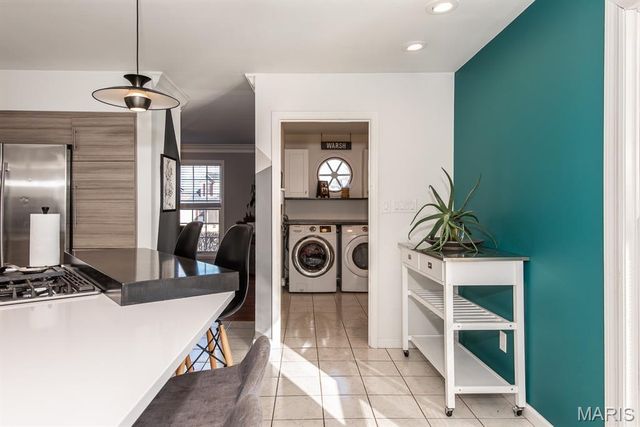 2536 Black Water Drive, St Louis, MO 63129