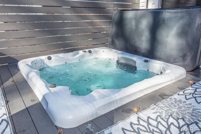 2536 Black Water Drive, St Louis, MO 63129