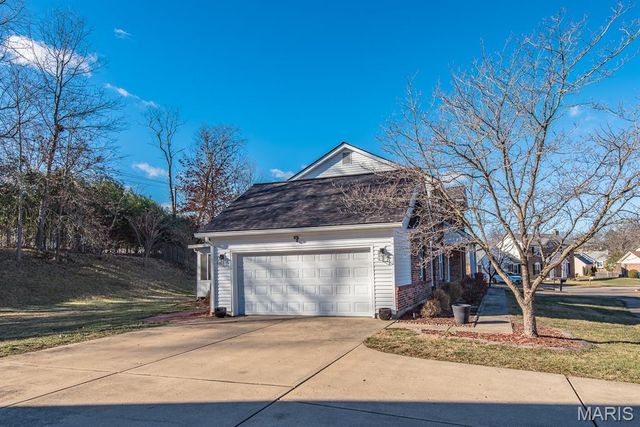 2536 Black Water Drive, St Louis, MO 63129