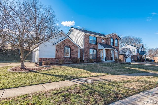 2536 Black Water Drive, St Louis, MO 63129