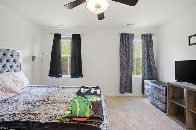 901 Lakeview CV, Smithfield, VA 23430
