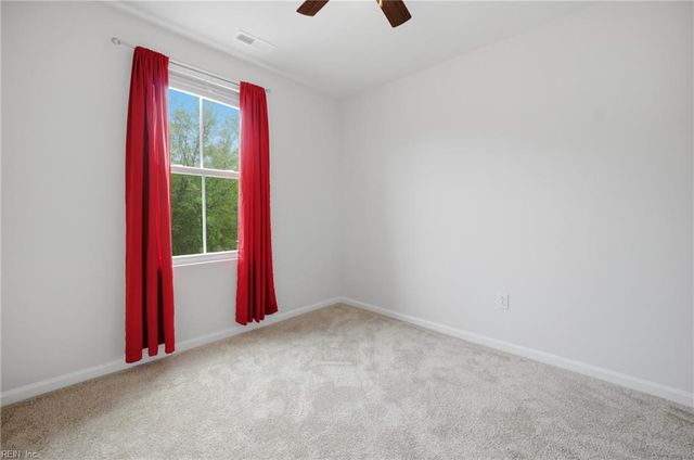 901 Lakeview CV, Smithfield, VA 23430