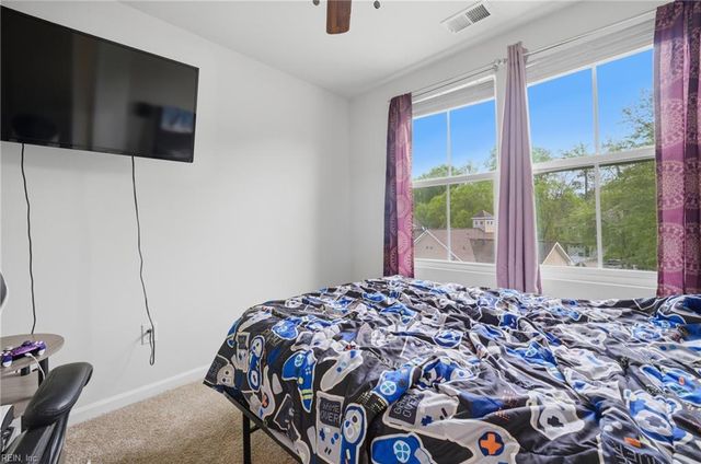 901 Lakeview CV, Smithfield, VA 23430