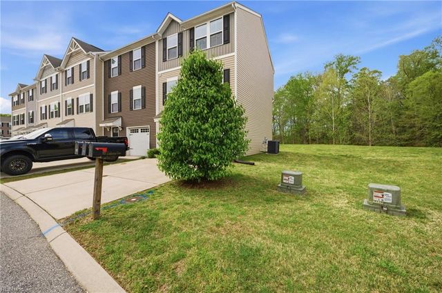 901 Lakeview CV, Smithfield, VA 23430