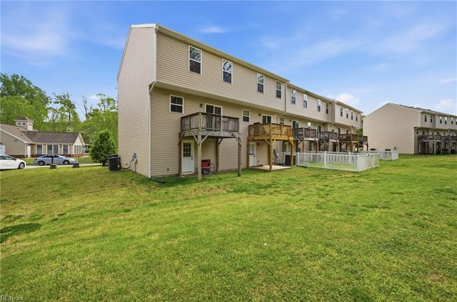 901 Lakeview CV, Smithfield, VA 23430