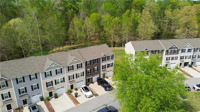 901 Lakeview CV, Smithfield, VA 23430
