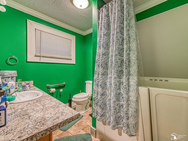 1288 Stewart Avenue, Lincoln Park, MI 48146