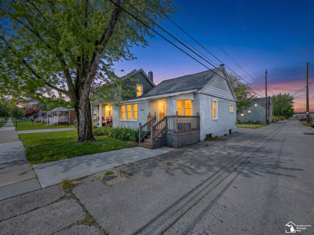 1288 Stewart Avenue, Lincoln Park, MI 48146