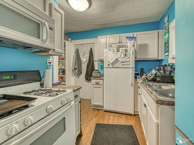 1288 Stewart Avenue, Lincoln Park, MI 48146