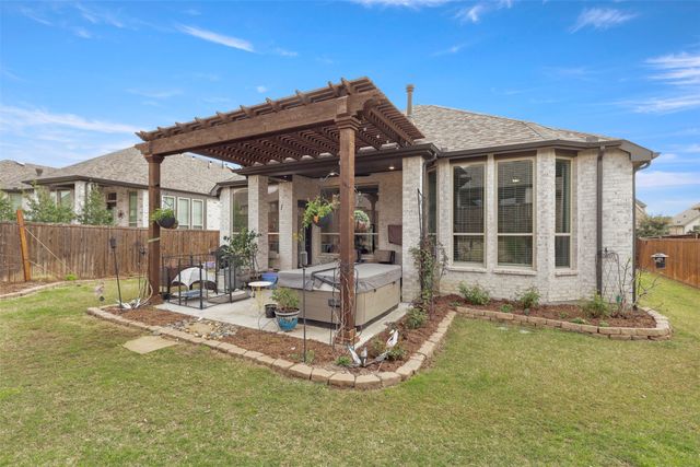 1201 Bluestem Drive, Aubrey, TX 76227