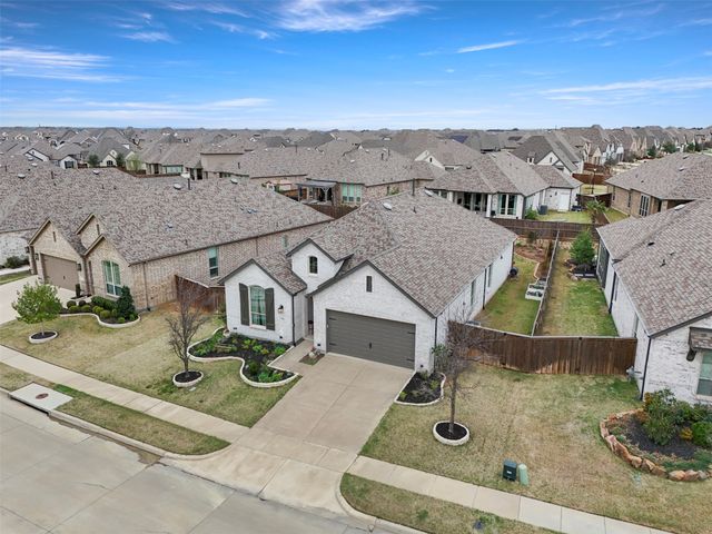 1201 Bluestem Drive, Aubrey, TX 76227