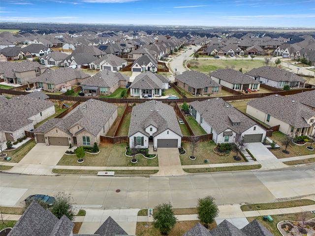 1201 Bluestem Drive, Aubrey, TX 76227