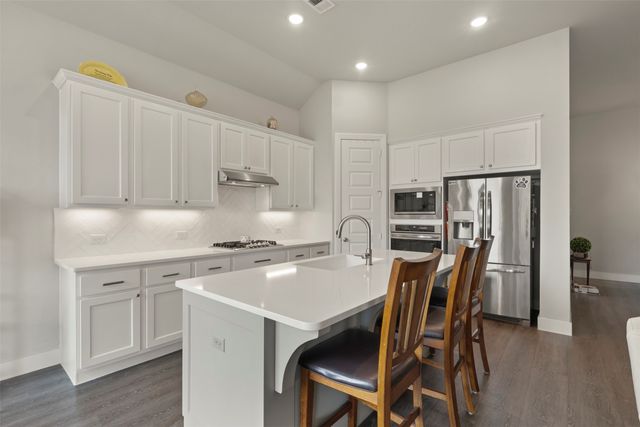 1201 Bluestem Drive, Aubrey, TX 76227