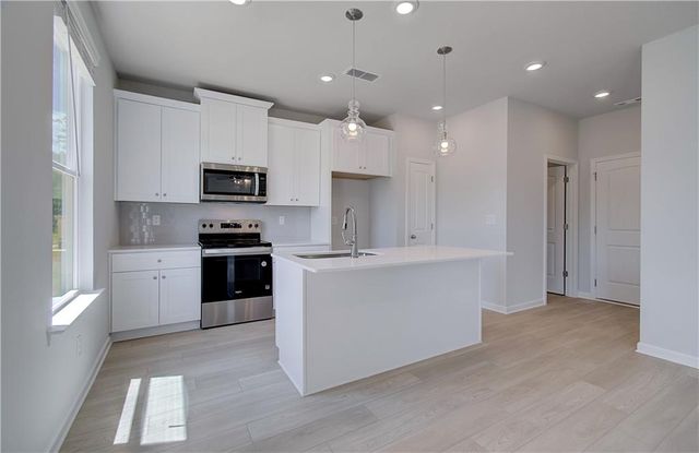 24 Camellia Drive, Fairburn, GA 30213