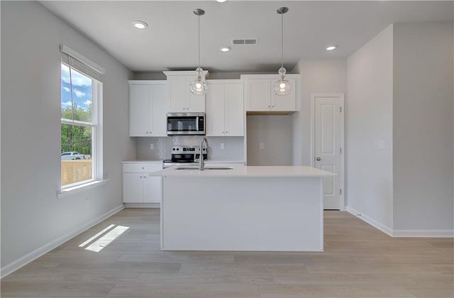 24 Camellia Drive, Fairburn, GA 30213
